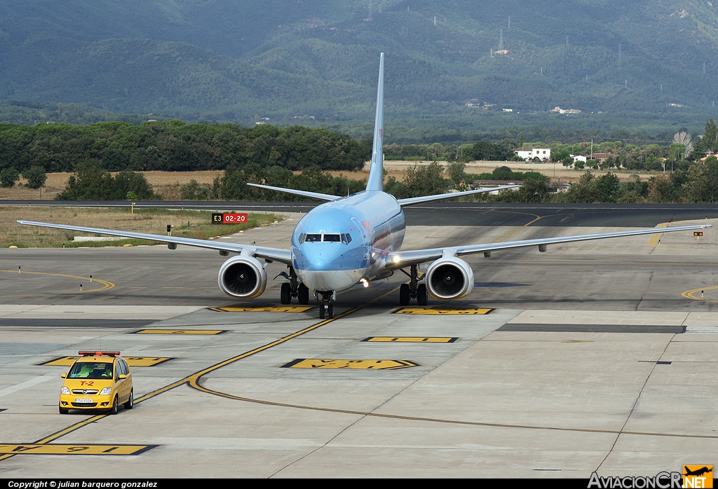 G-CDZI - Boeing 737-804 - Thomson Airways