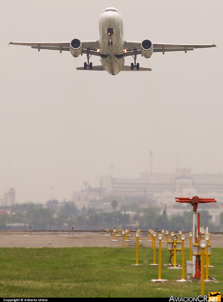 LV-BSJ - Airbus A320-233 - LAN Argentina