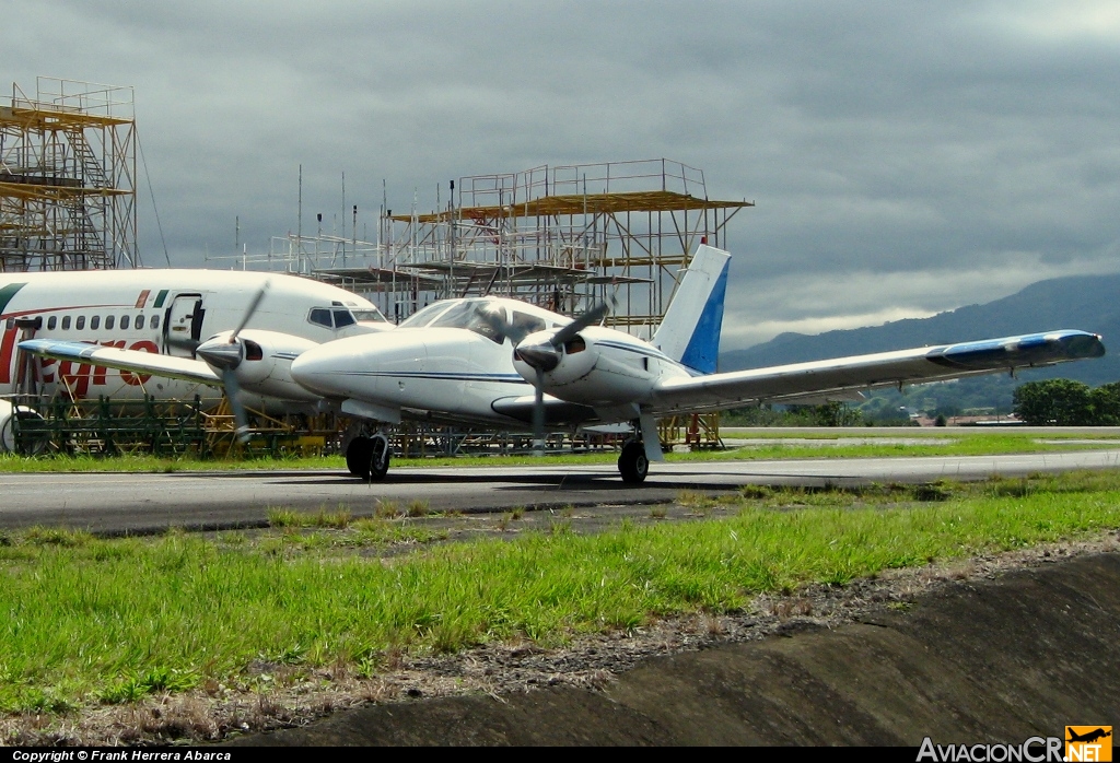 TI-API - Piper PA-34-200T Seneca II - ECDEA - Escuela Costarricense de Aviación