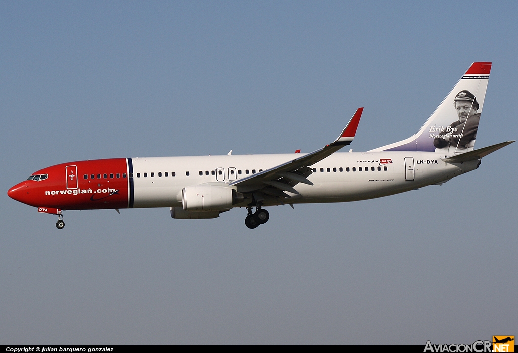 LN-DYA - BOEING-8GK - Norwegian Air Shuttle