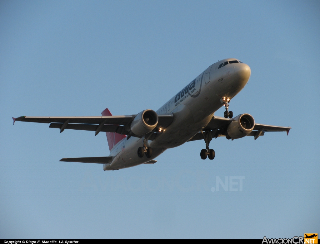 N342NW - Airbus A320-212 - Northwest Airlines