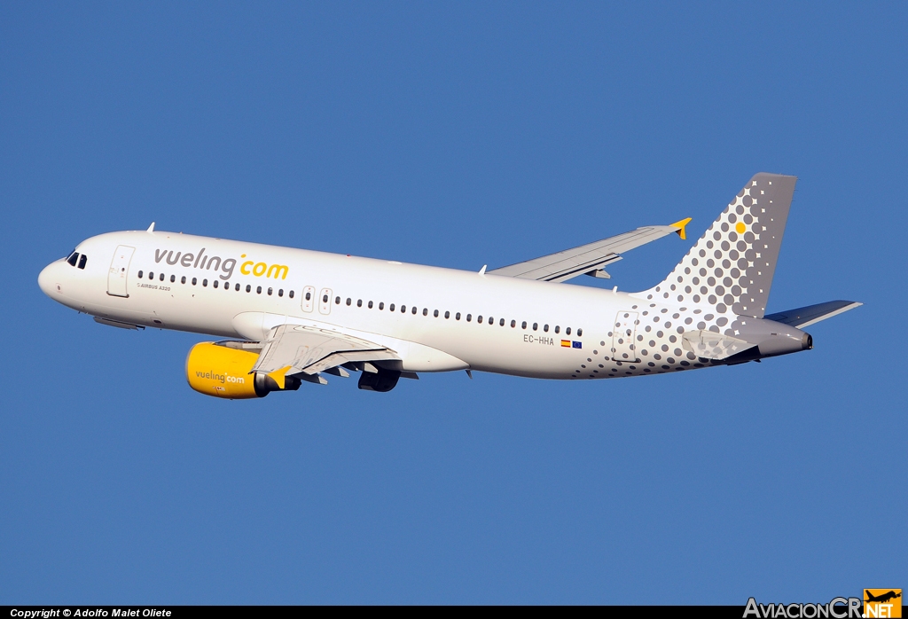 EC-HHA - Airbus A320-214 - Vueling