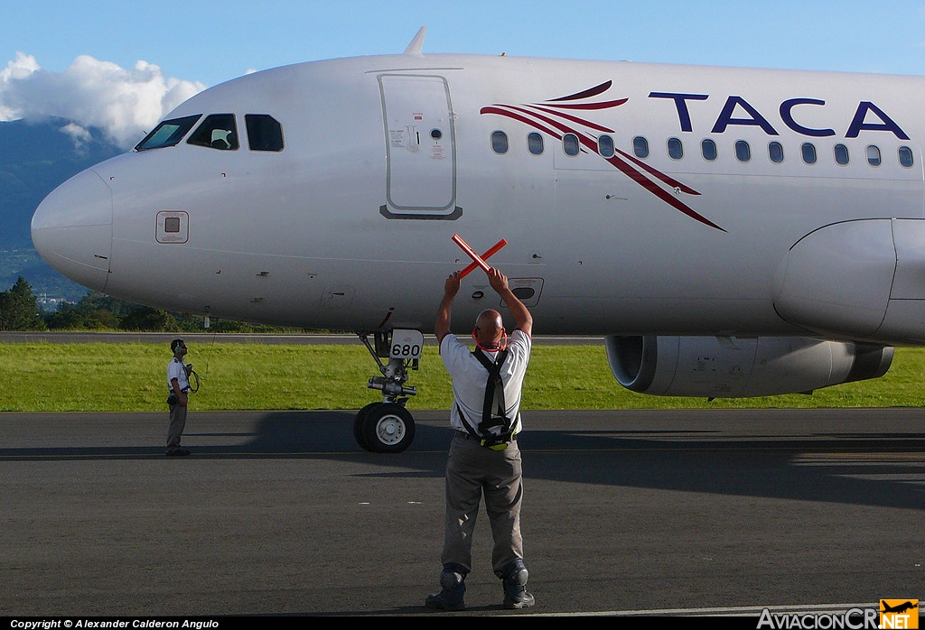 N680TA - Airbus A320-233 - TACA
