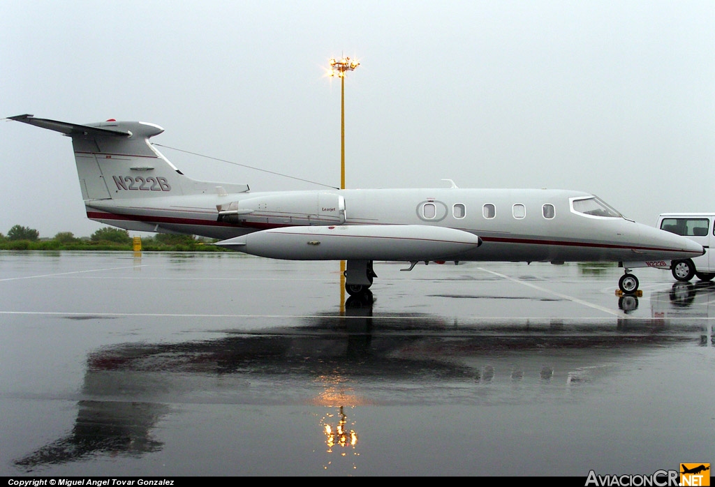 N222B - Learjet 25 - Kalitta Charters