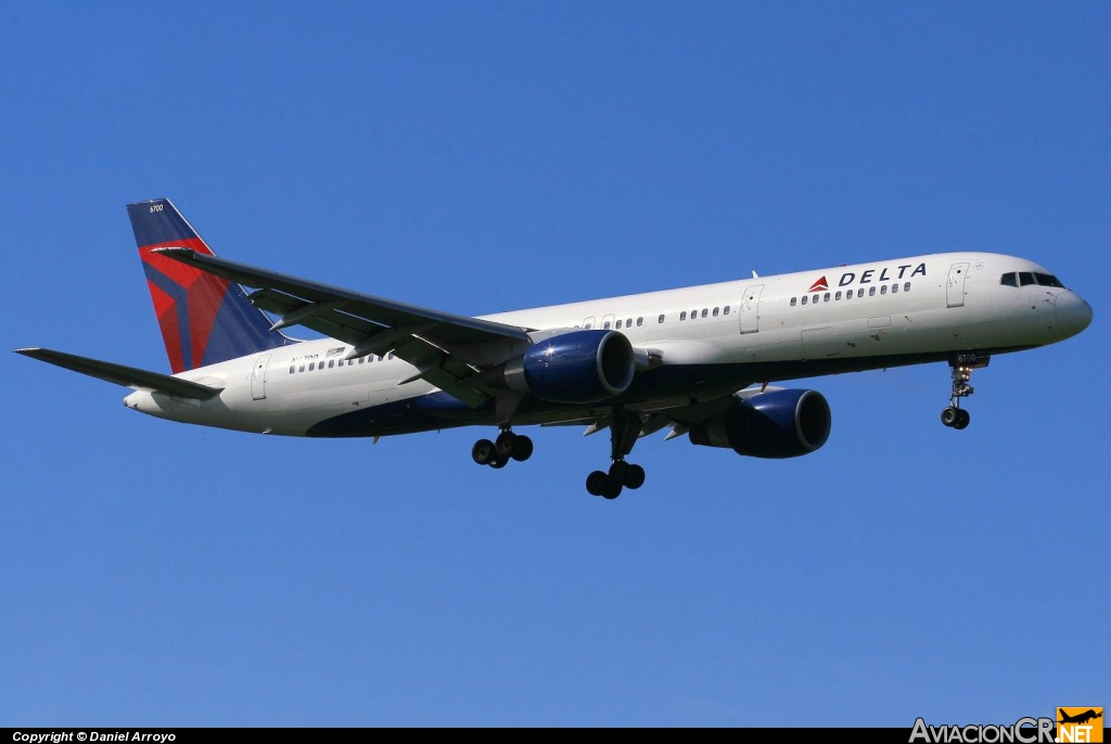 N6700 - Boeing 757-232 - Delta Airlines