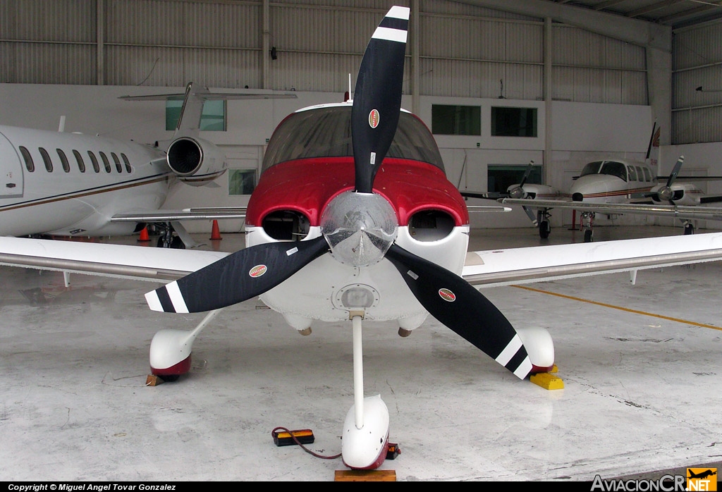 N977CM - Cirrus SR22 - Privado