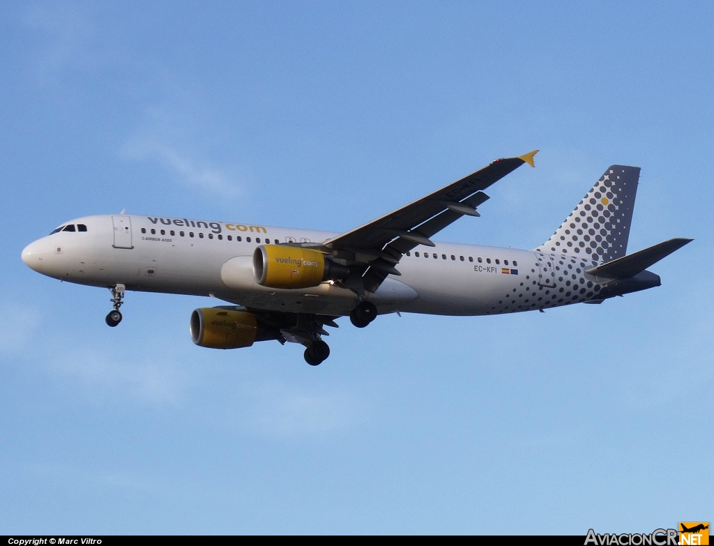 EC-KFI - Airbus A320-216 - Vueling