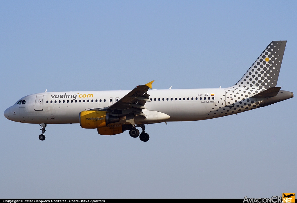 EC-IZD - Airbus A320-214 - Vueling