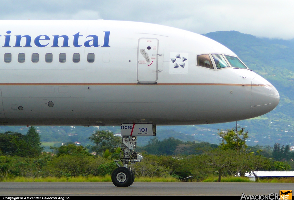 N58101 - Boeing 757-224 - Continental Airlines