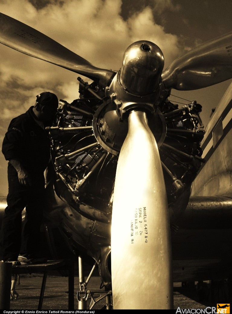 HR-ATH - Douglas DC-3 /  C-47-DL - AVIAC - Aerovias Centroamericanas S.A.