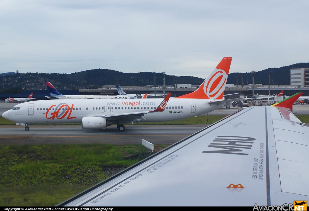 PR-MHU - Airbus A320-214 - TAM