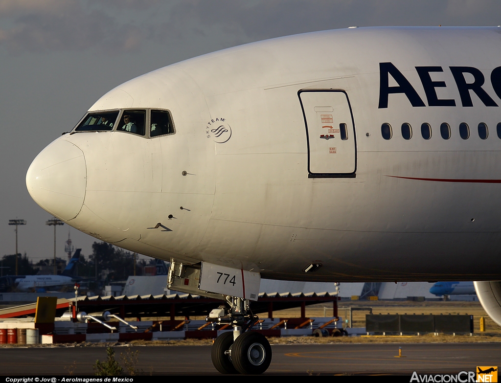 N774AM - Boeing 777-2Q8ER - Aeromexico