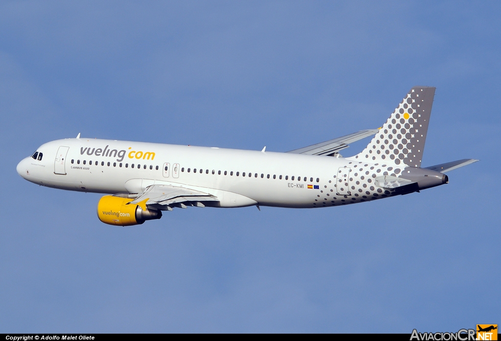 EC-KMI - Airbus A320-216 - Vueling