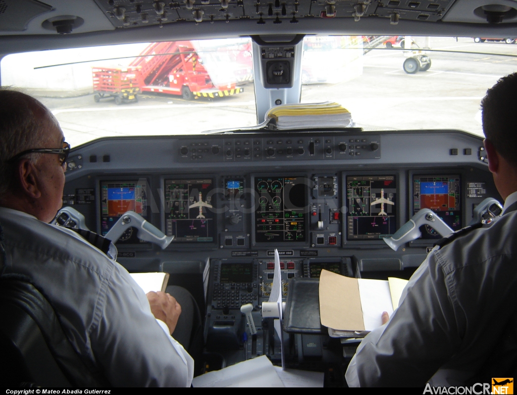 TI-BCG - Embraer 190-100IGW - TACA International Airlines
