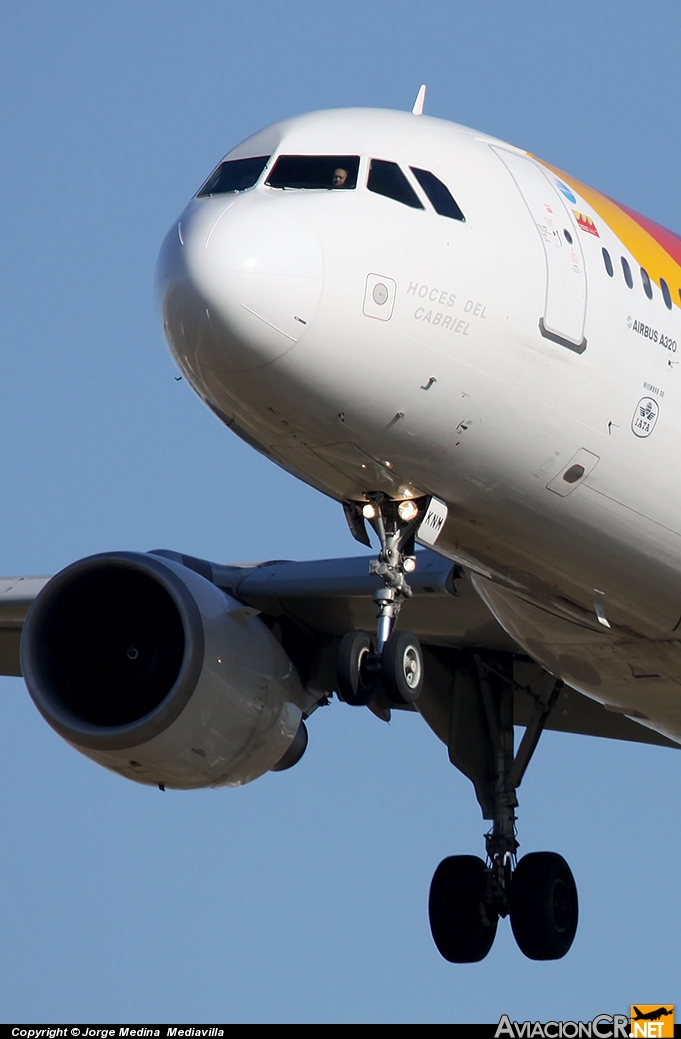 EC-KNM - Airbus A320-214 - Iberia