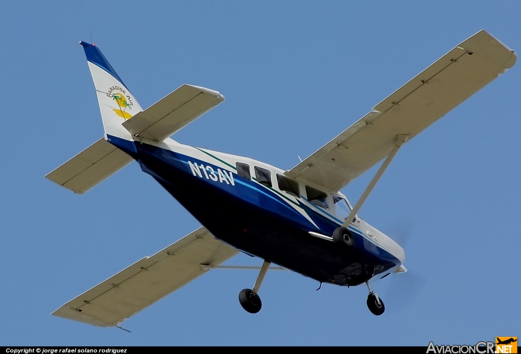 N13AV - Gippsland GA-8 Airvan - Paradise Air