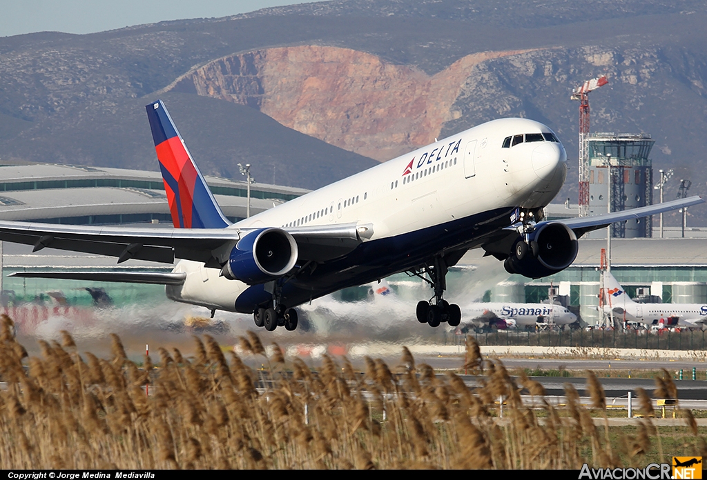 N1200K - Boeing 767-332/ER - Delta Air Lines