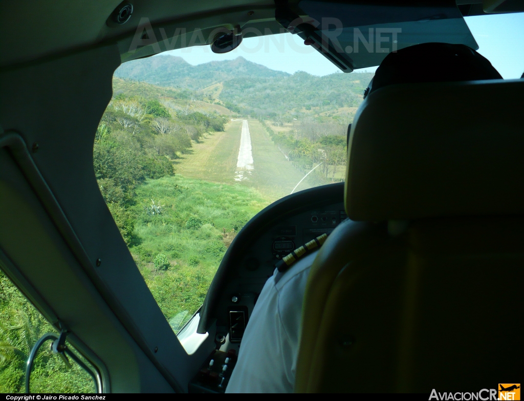 TI-BAY - Cessna 208B Grand Caravan - Aerobell