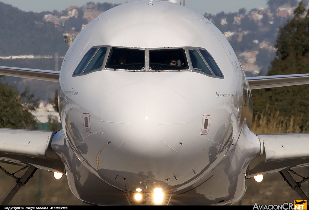 EC-KBU - Airbus A320-214 - Vueling