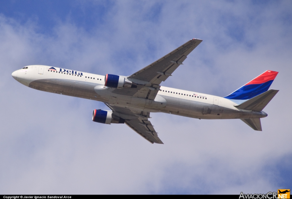 N136DL - Boeing 767-332 - Delta Air Lines