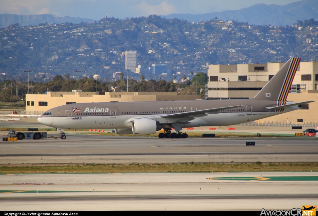 HL7742 - Boeing 777-28E/ER - Asiana