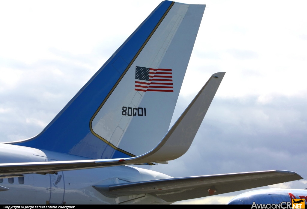 98-0001 - Boeing C-32A (757-2G4) - USAF - United States Air Force - Fuerza Aerea de EE.UU