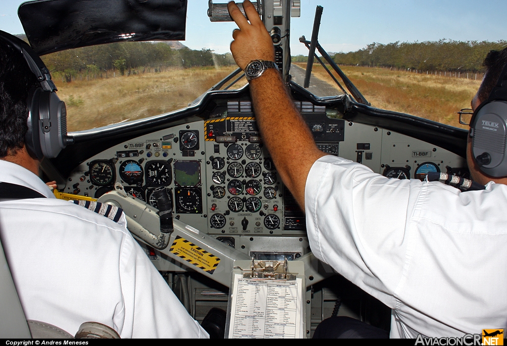 TI-BBF - De Havilland Canada DHC-6-300 Twin Otter/VistaLiner - Nature Air