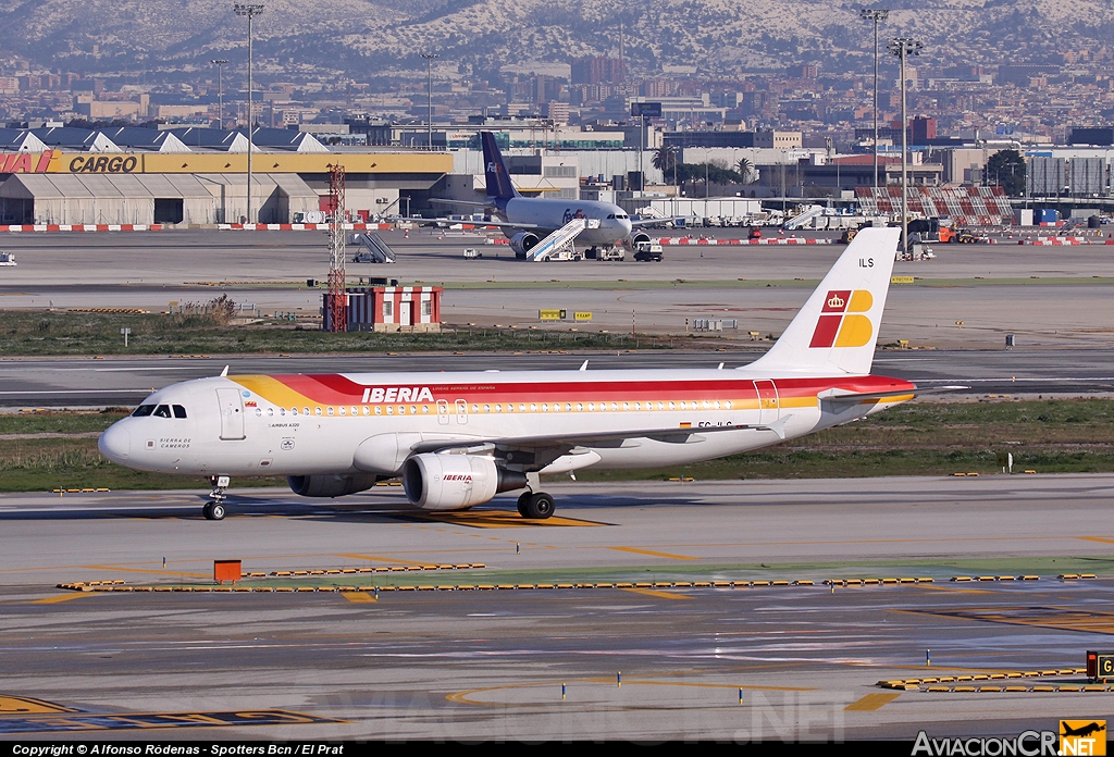 EC-ILS - Airbus A320-214 - Iberia