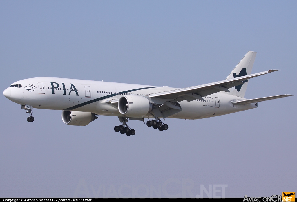 AP-BGL - Boeing 777-240/ER - Pakistan International Airlines (PIA)