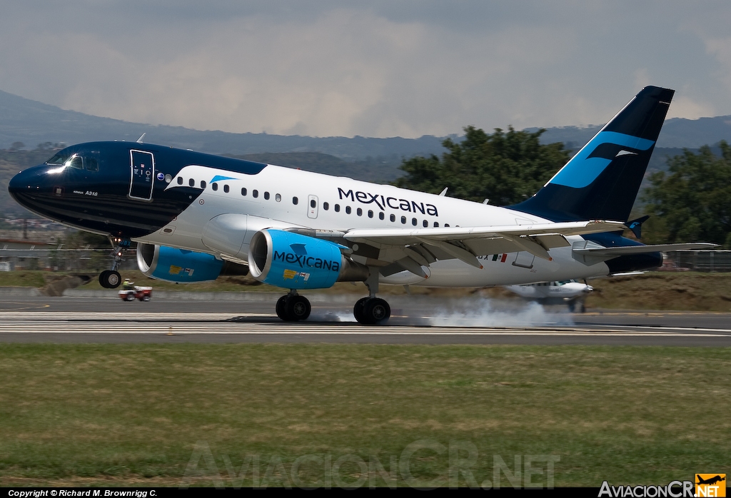 XA-UBX - Airbus A318-111 - Mexicana