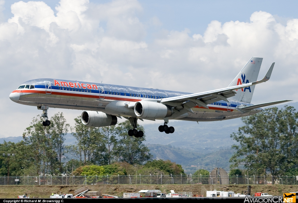 N652AA - Boeing 757-223 - American Airlines