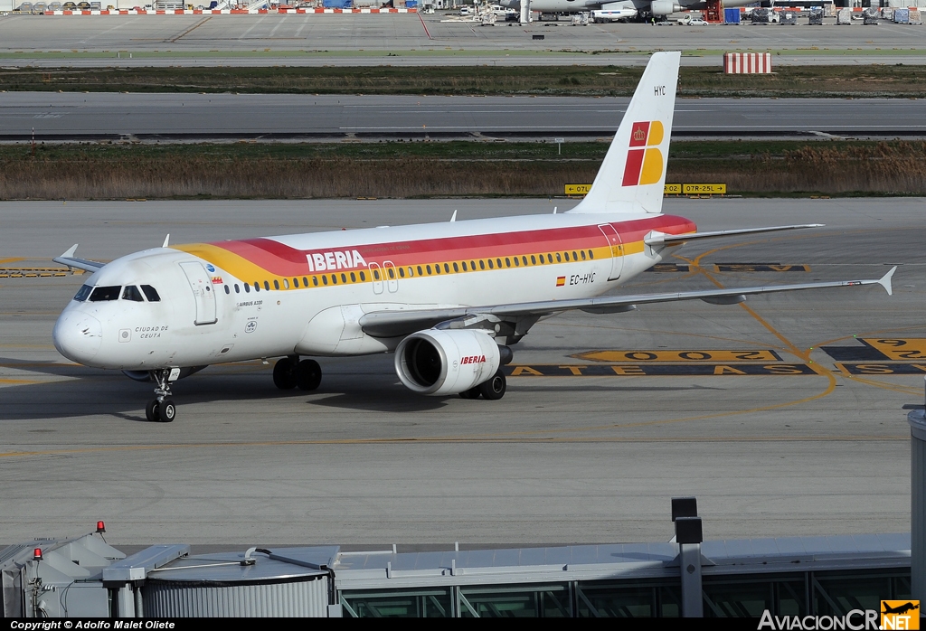 EC-HYC - Airbus A320-214 - Iberia