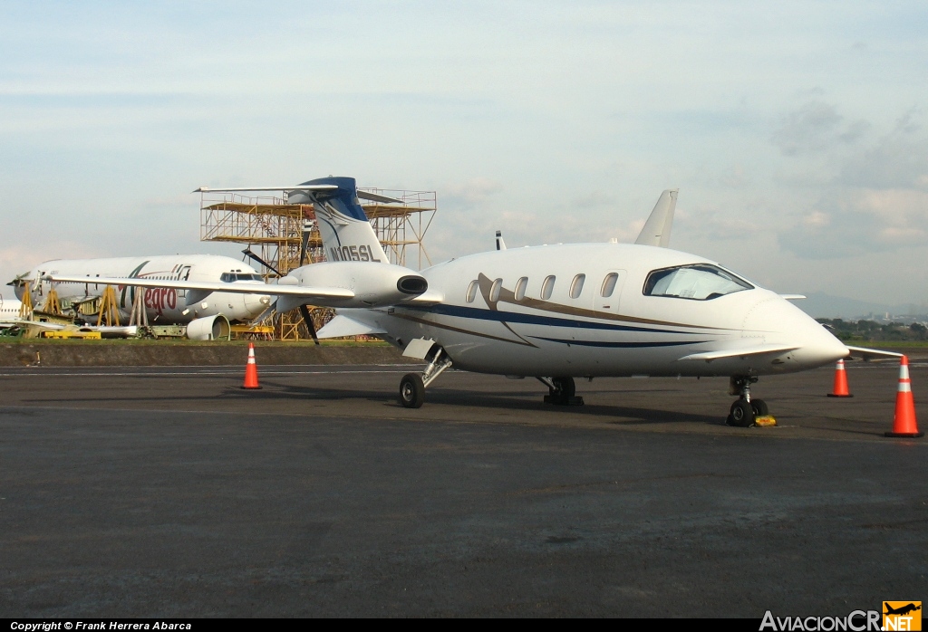 N105SL - Piaggio P180 - Privado