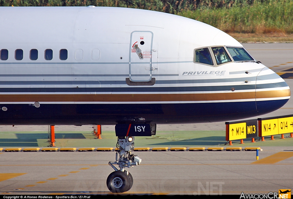 EC-ISY - Boeing 757-256 - Privilege Style