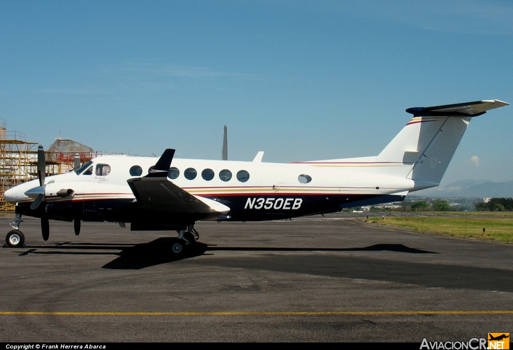 N350EB - Hawker Beechcraft Corp B300 - Privado