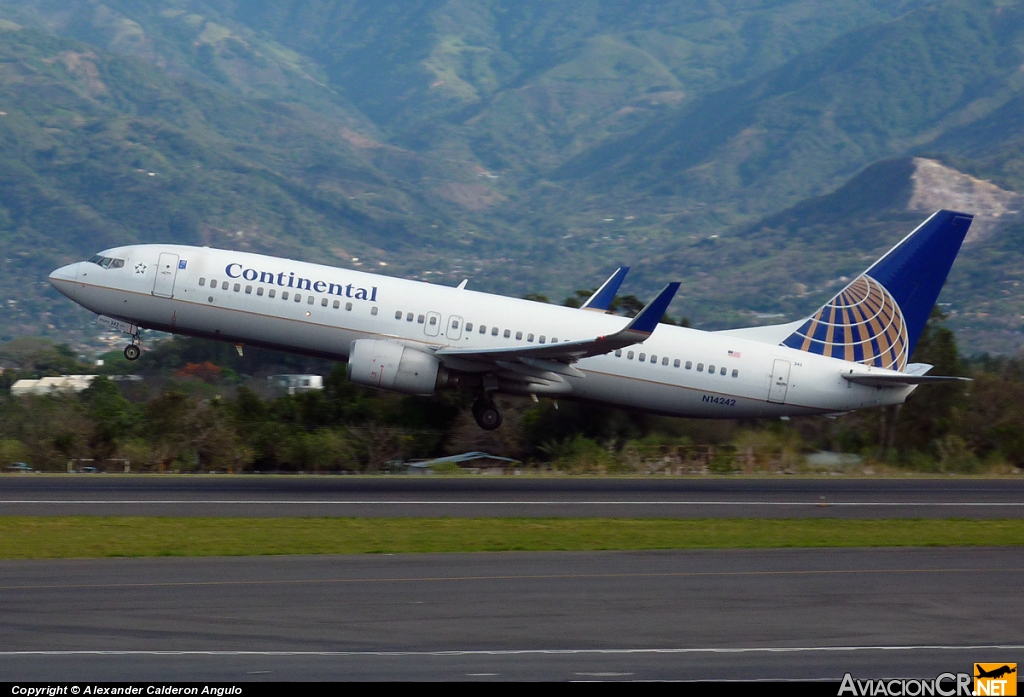 N14242 - Boeing 737-824 - Continental Airlines