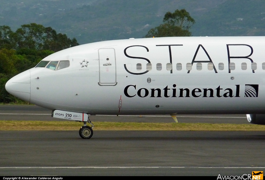 N26210 - Boeing 737-824 - United (Continental Airlines)