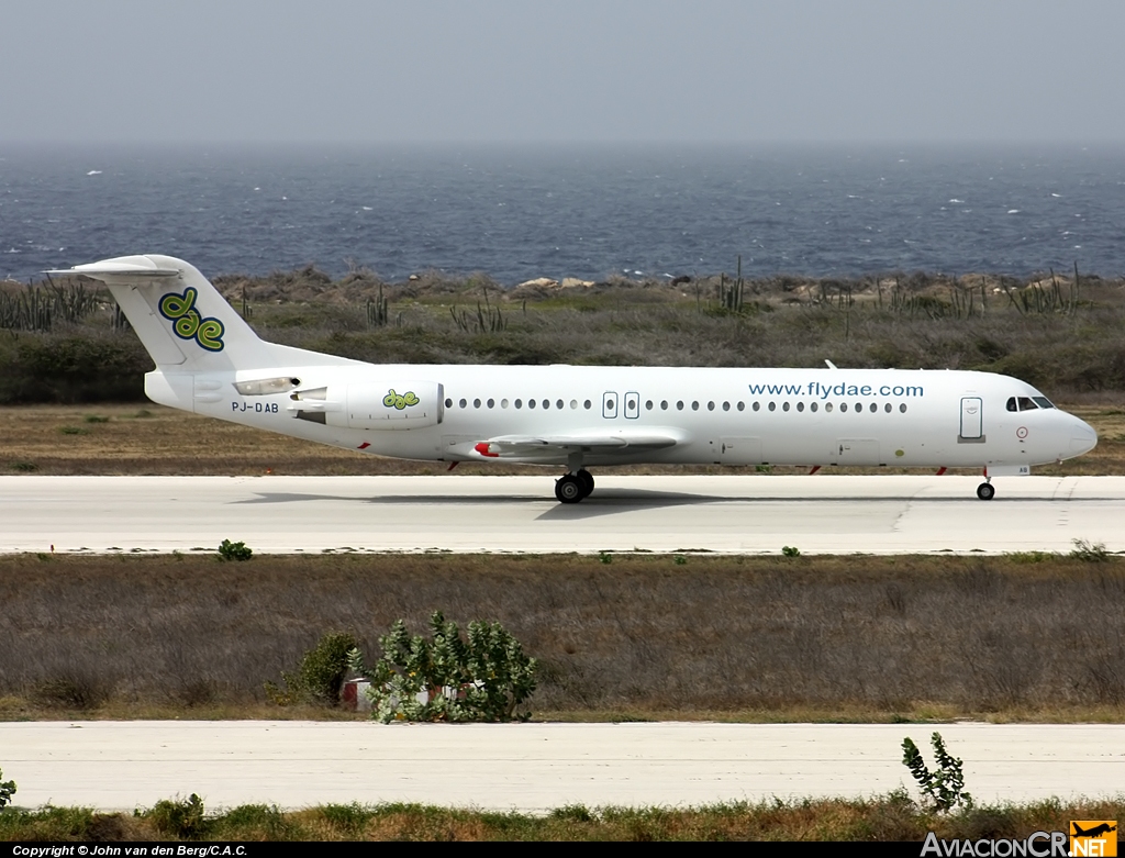 PJ-DAB - Fokker 100 - DAE - Dutch Antilles Express