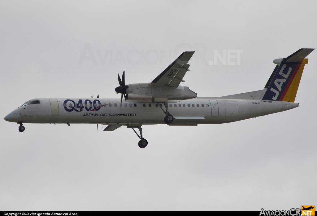 JA842C - De Havilland Canada DHC-8-402Q Dash 8 - Japan Air Commuter
