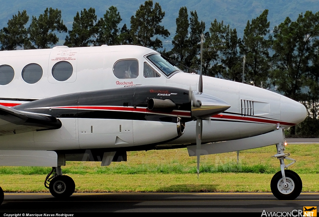 N32643 - Beechcraft B200GT Super King Air - Privado