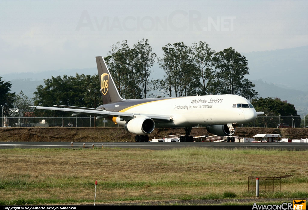 N460UP - Boeing 757-24APF - UPS - United Parcel Service