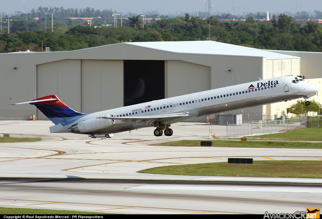 N990DL - McDonnell Douglas MD-88 - Delta Airlines