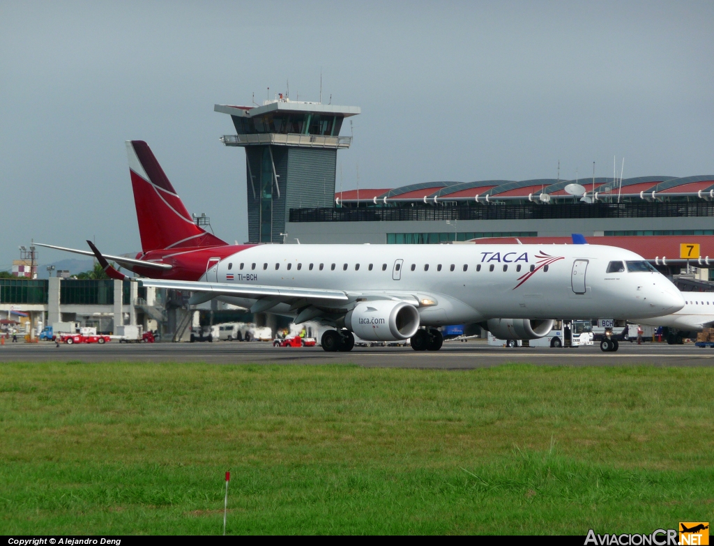TI-BCH - Embraer 190-100IGW - TACA