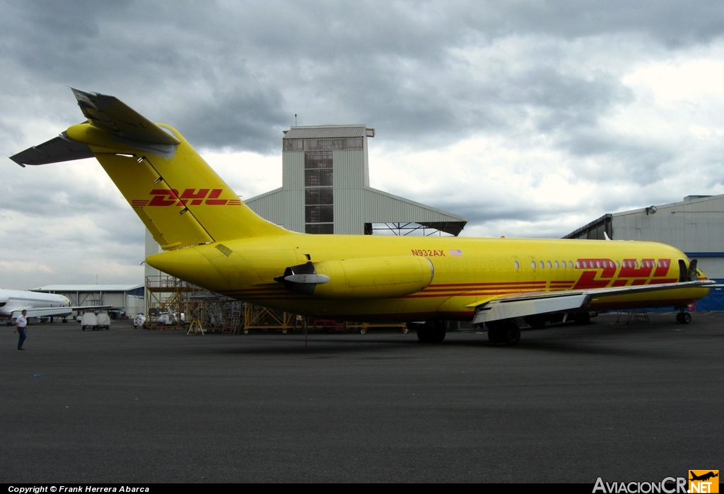 N932AX - Douglas DC-9-33F - DHL