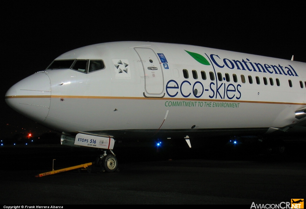 N76516 - Boeing 737-824 - United Airlines