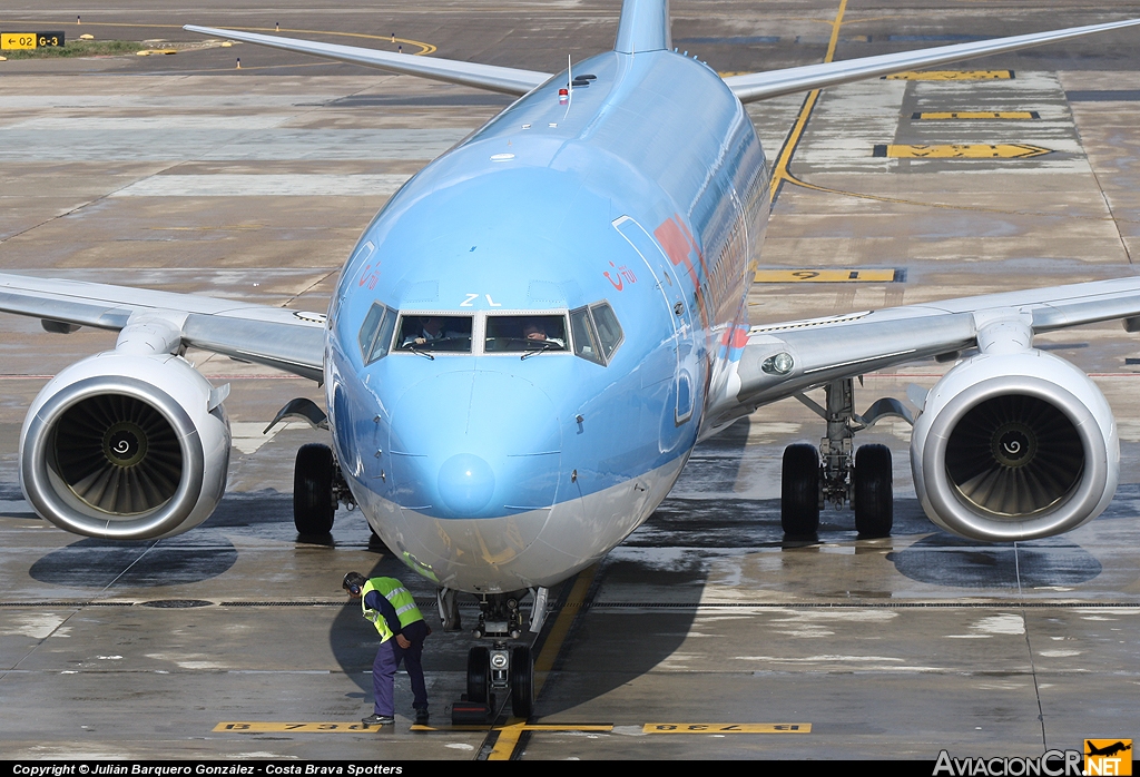 G-CDZL - Boeing 737-804 - Thomsonfly