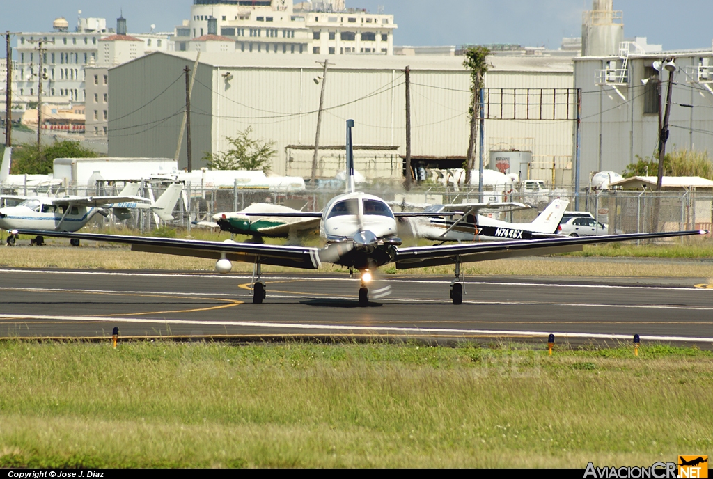 N113MC - Piper PA-46-350P Malibu Mirage/Jetprop DLX - Privado