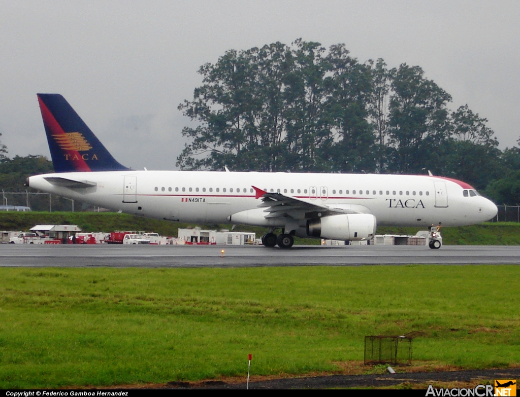 N49ITA - Airbus A320-233 - TACA
