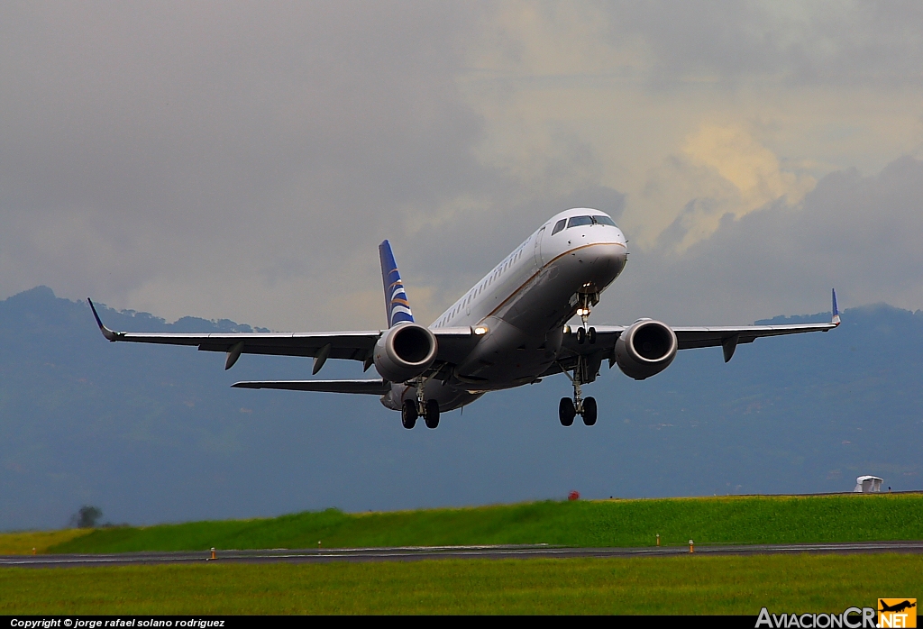 HP-1557CMP - Embraer 190-100AR - Copa Airlines