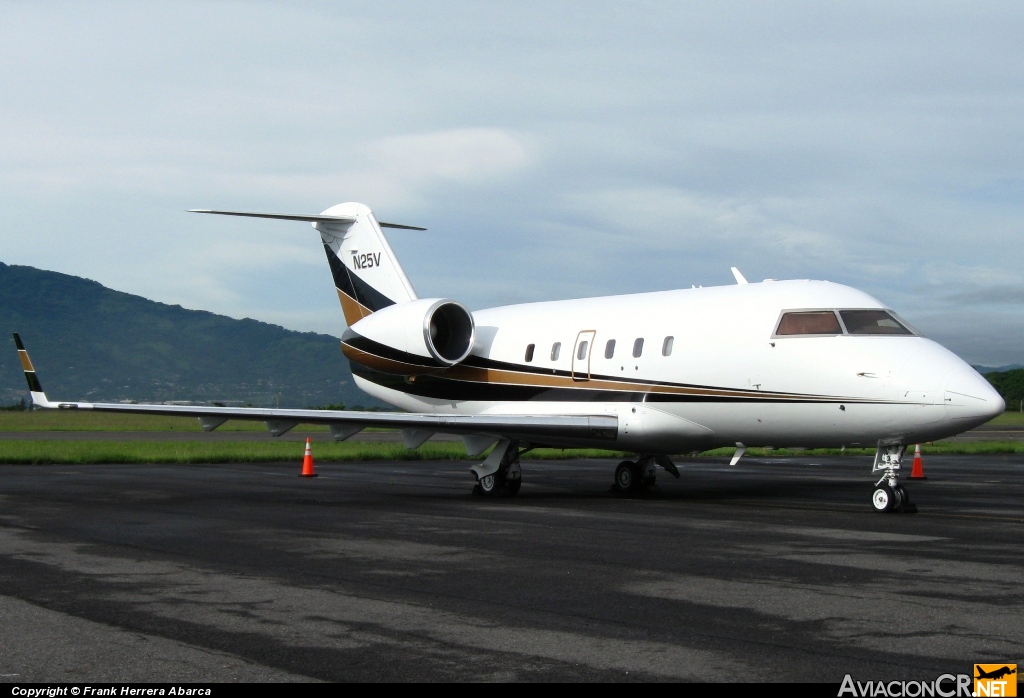 N25V - Canadair CL-600-1A11 Challenger 600S - Privado